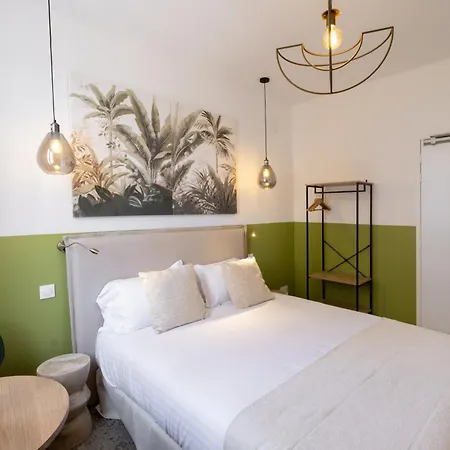 Barnea Hotel